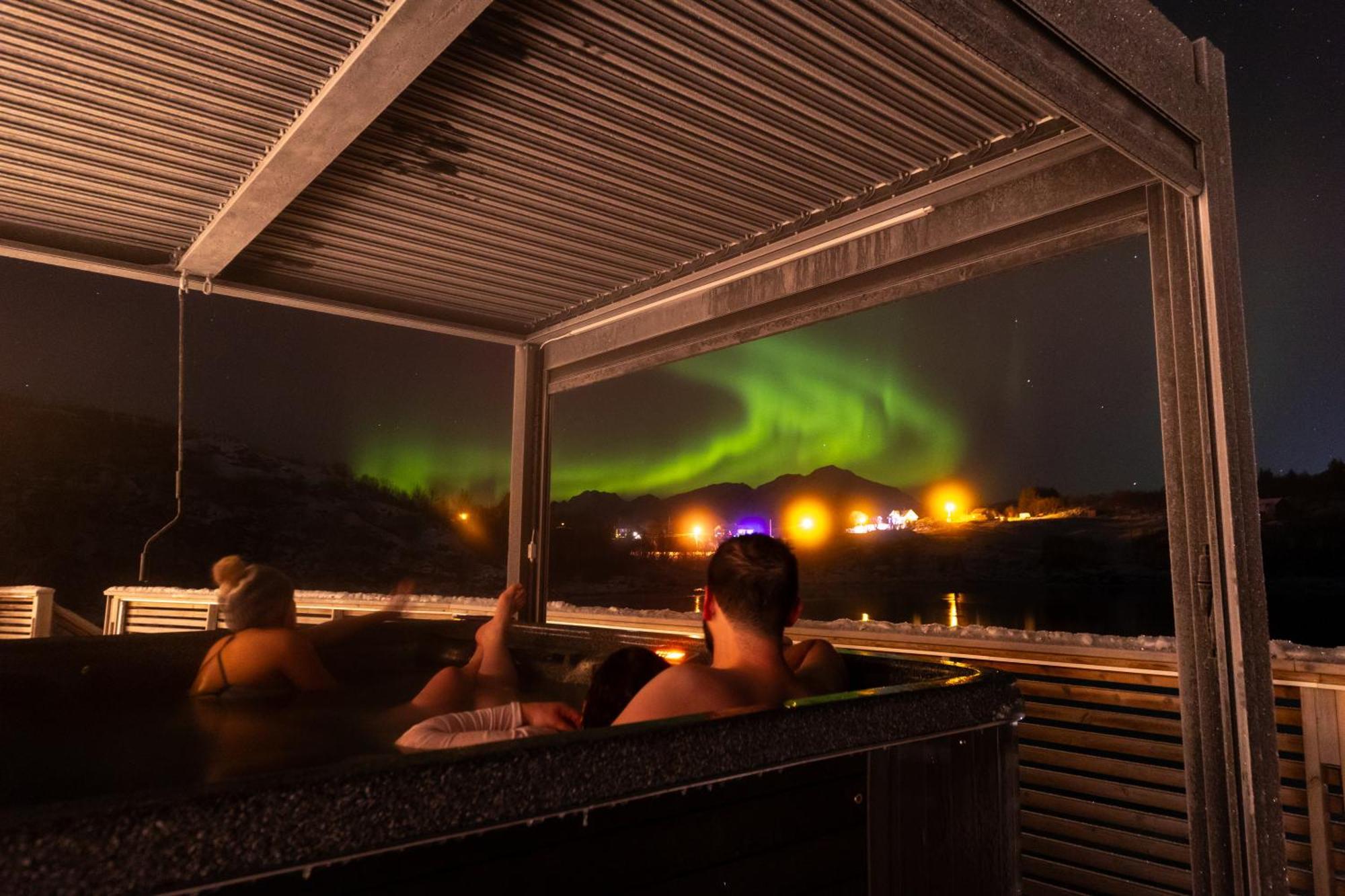 Vikran Seaside Lodge Straumsjoen Buitenkant foto