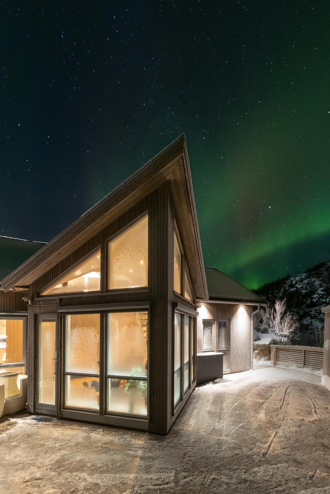 Vikran Seaside Lodge Straumsjoen Buitenkant foto